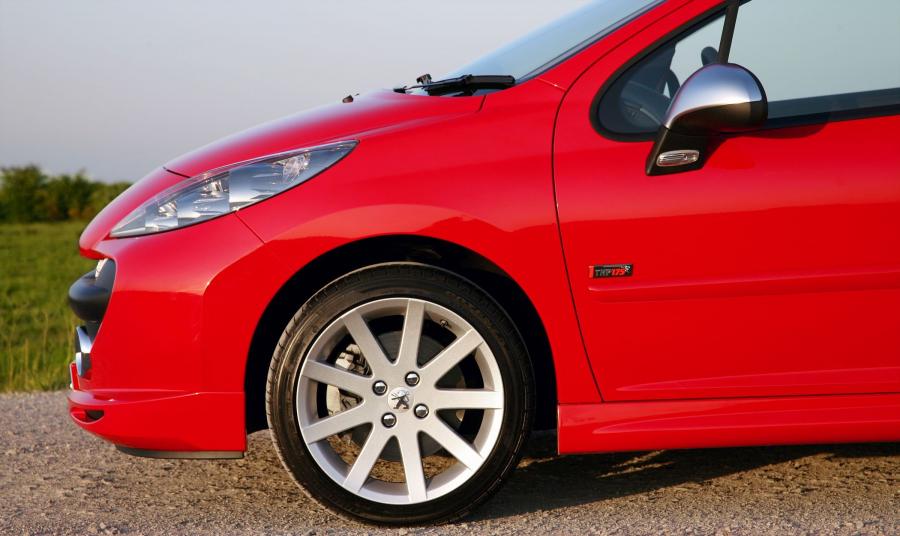  Peugeot 207 GTi THP 175 2008 года  (фото 25 из 49)